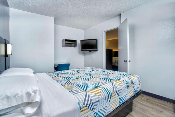 Motel 6-Bend, OR image 13