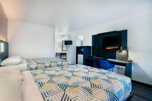 Motel 6-Bend, OR image 15