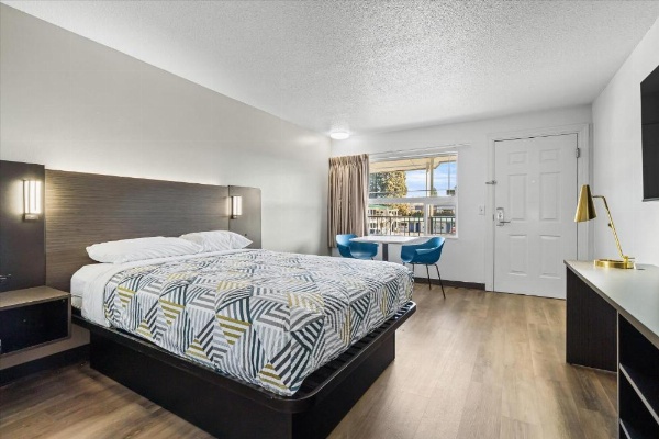 Motel 6-Bend, OR image 30